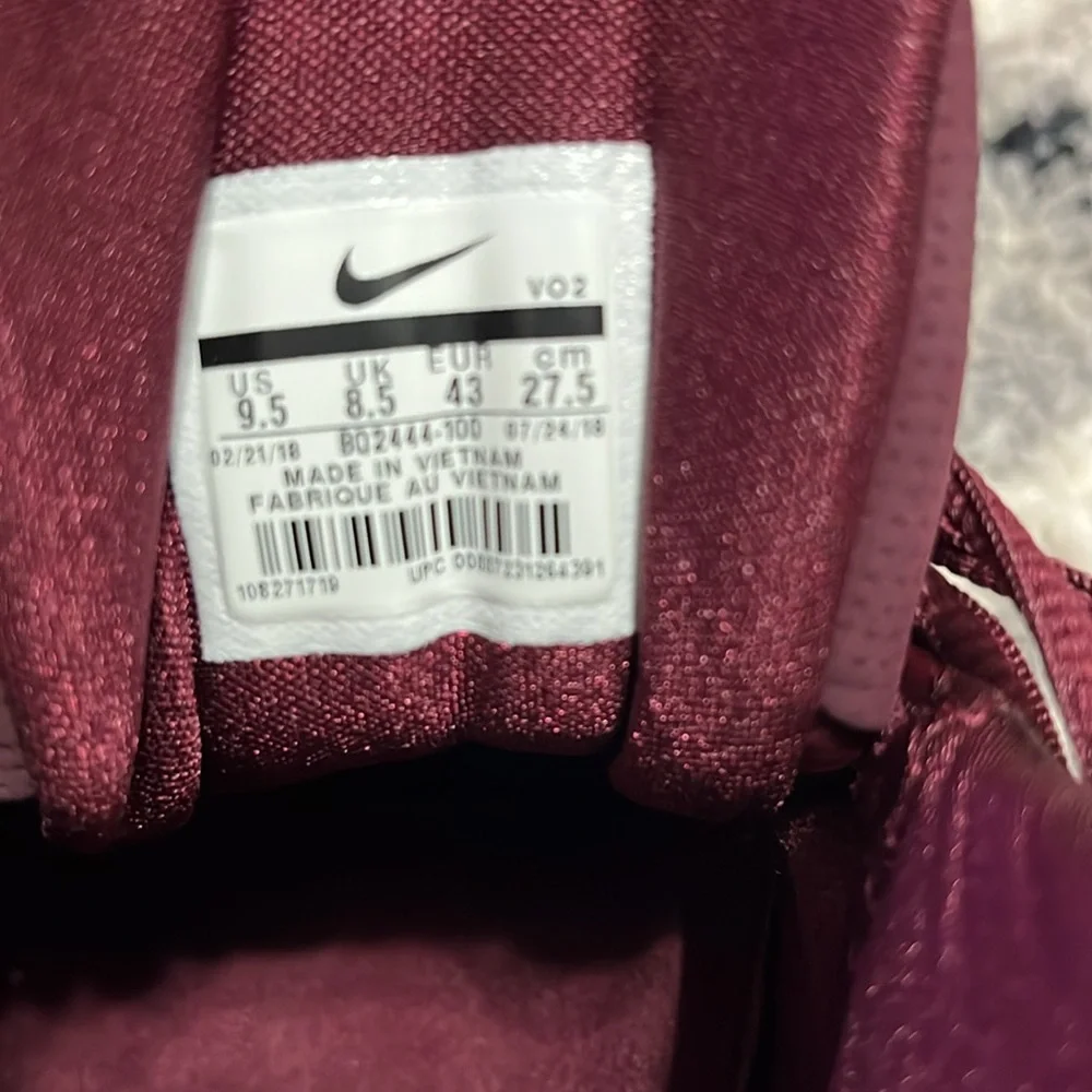 Nike LeBron 3 Christ The King - Picture 7 of 8